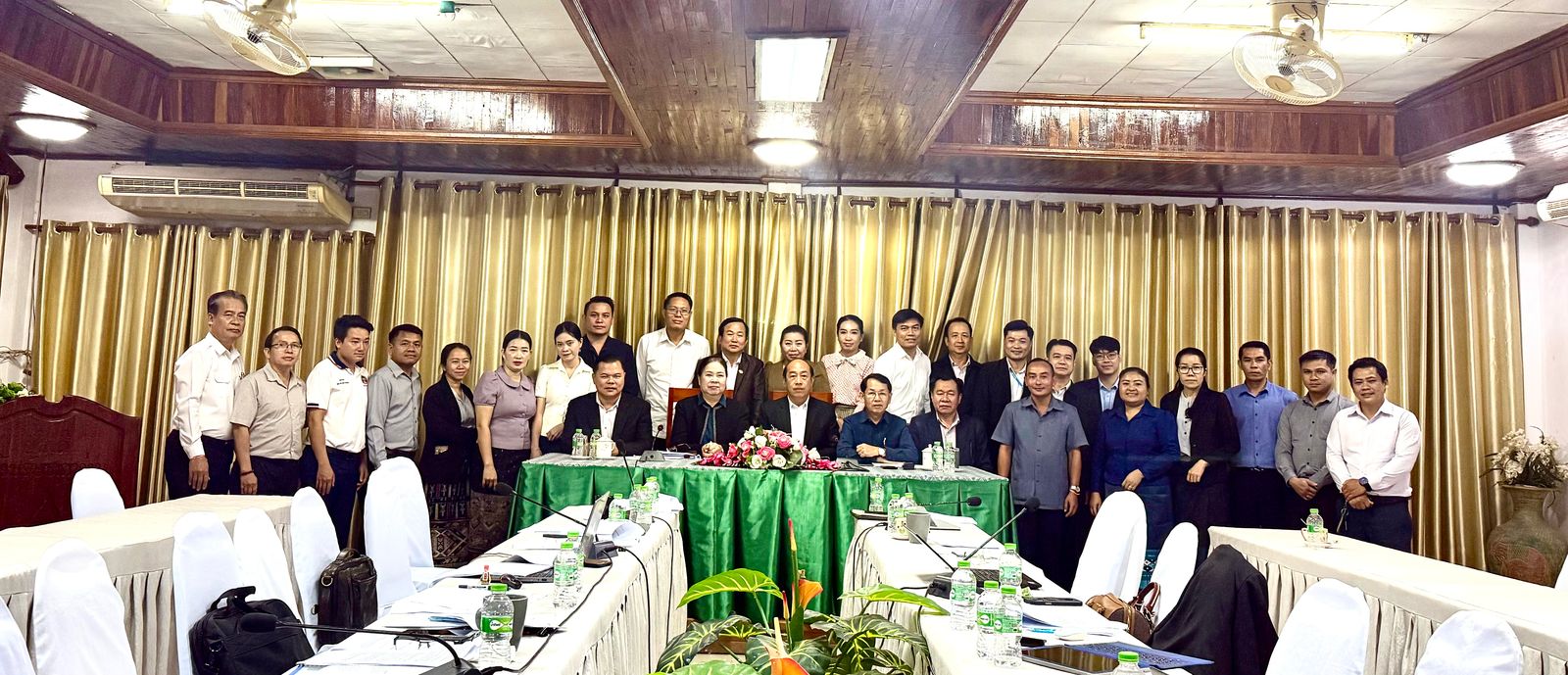 ກອງປະຊຸມ ປຶກສາຫາລືກ່ຽວກັບ ຮາງກົດໝາຍວ່າດ້ວຍຢາ ແລະ ຜະລິດຕະພັນການແພດ 
